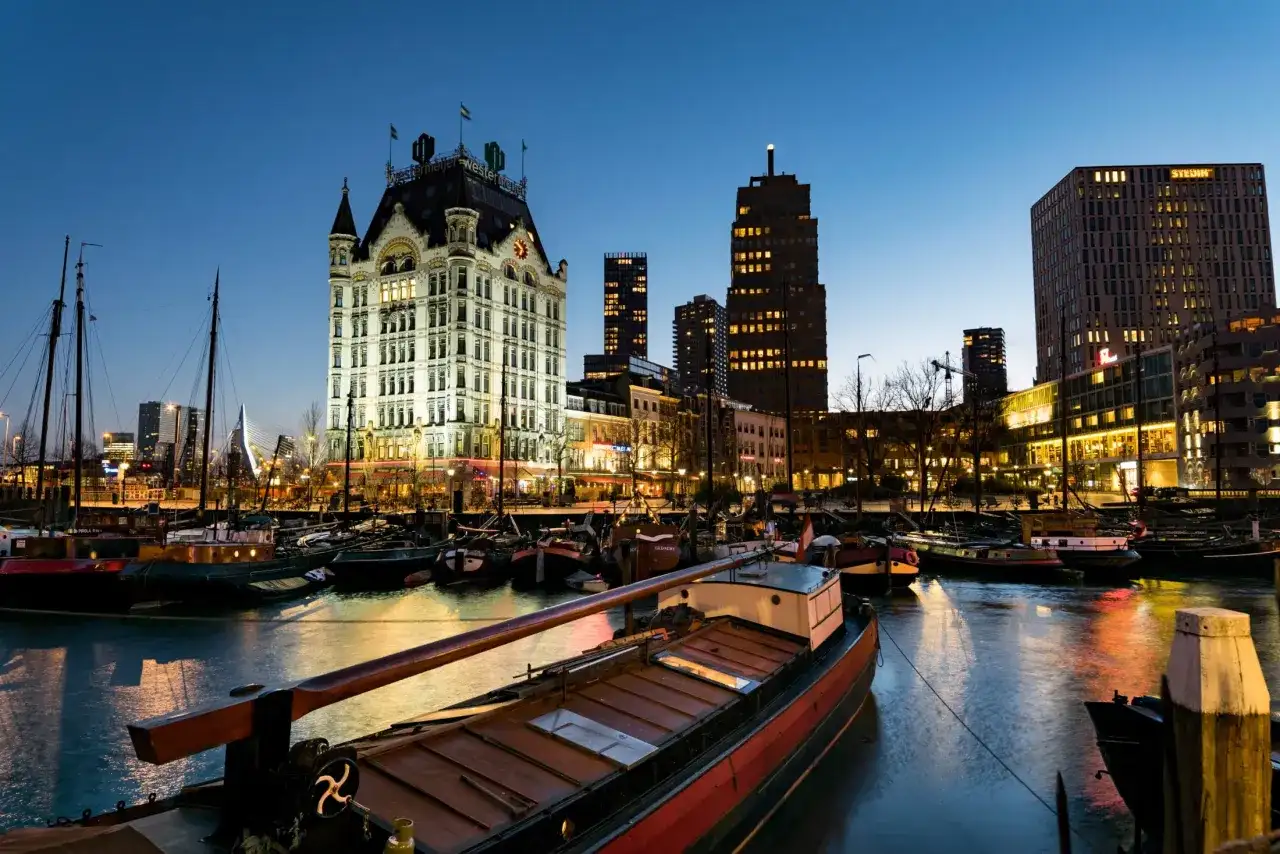 Rotterdam - Gdzie leży? Zwiedzaj tanio i efektywnie!